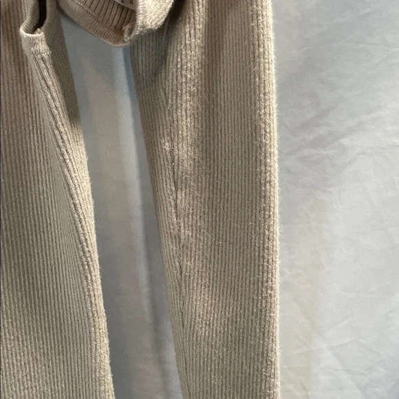 Chic Long Sleeve Beige Knit Dress - Picture 9 of 13